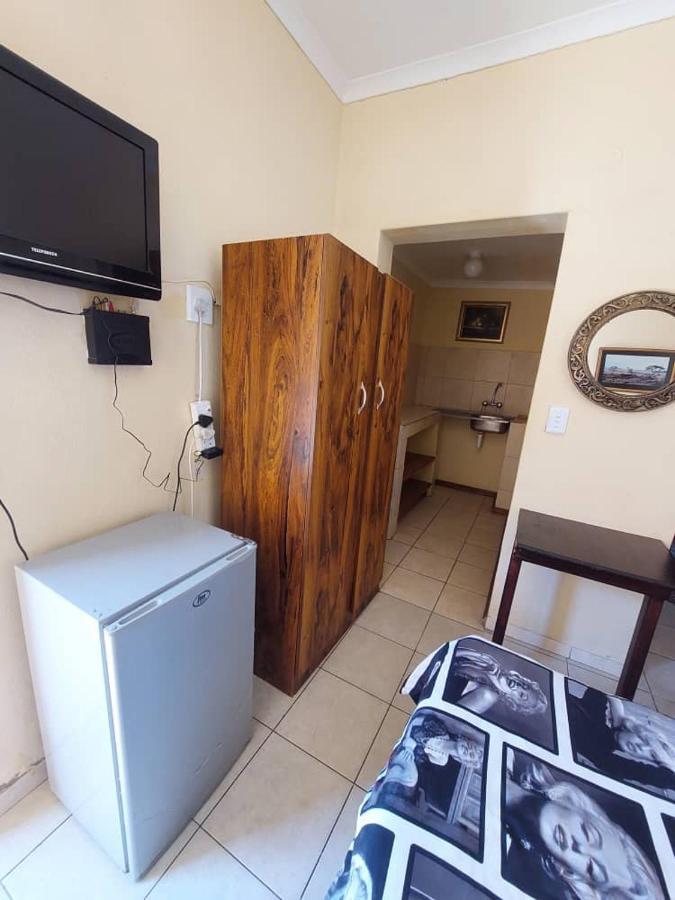 Skippers Backpackers Cc Walvis Bay Exterior photo