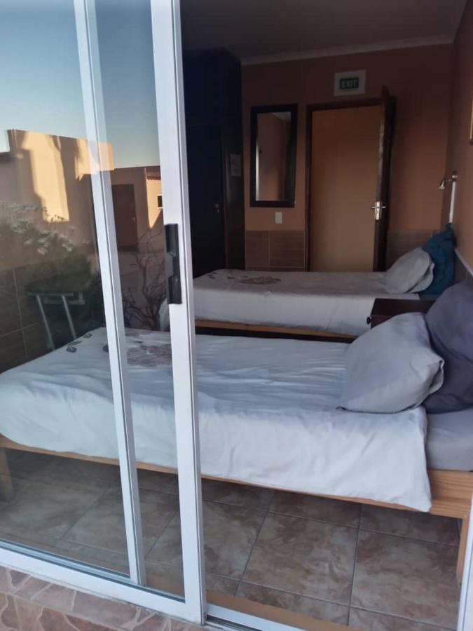 Skippers Backpackers Cc Walvis Bay Exterior photo