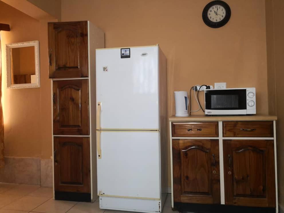 Skippers Backpackers Cc Walvis Bay Exterior photo